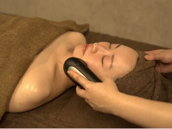 小顔矯正×毛穴ケア BLANCIA銀座【小顔|毛穴洗浄】【4月下旬NEW OPEN(予定)】の写真/【いちご鼻に!】鼻専用のピーリングローション"ミシレルト"で、毛穴汚れを徹底ケア!つるすべ肌を叶える★