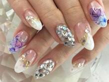 ラリュールネイル(L'Allure nail)/白×フラワーネイル￥9200