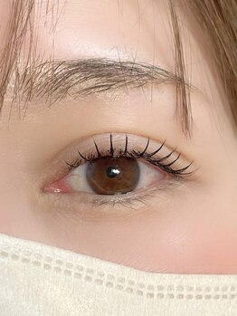ロコアイラッシュ(loko eyelash)の写真/【人気のLED☆フラットラッシュ】ナチュラル～バッチリまで幅広く対応◎朝の忙しい時間のメイクも短縮♪