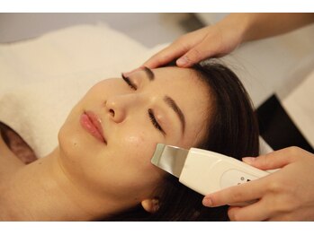 サロンドフララ 表参道店(Salon de Fulala)/毛穴洗浄/超音波洗浄/たまご肌