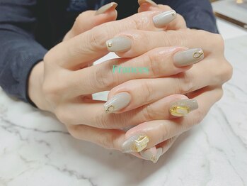 フランセス(Frances)/先端スタッズアート
