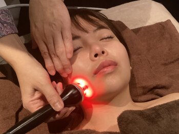 ルミネル 名古屋新栄(Luminelle)の写真/『小顔×毛穴洗浄』のスペシャルケア◇気になる毛穴・皮脂汚れやくすみを徹底改善！すっぴんに自信を♪