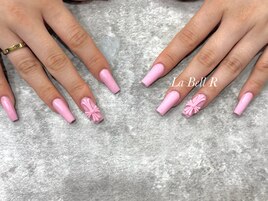 今流行ってるクロスネイル