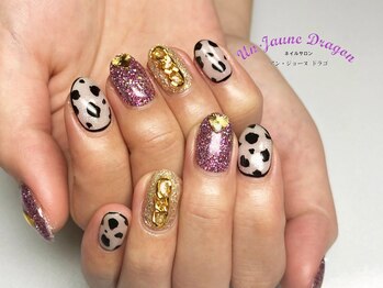 アン ジョーヌドラゴ/ショート☆ダルメシアンネイル