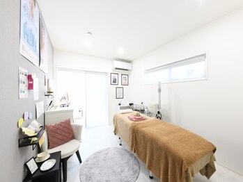ハピスリー(Hapisley)の写真/【22時まで営業◎】毛穴やニキビでお悩みの方に！本格派フェイシャルエステで肌質改善しませんか？