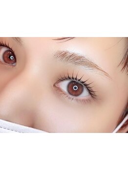 ナチュラル上品な目元にしたい