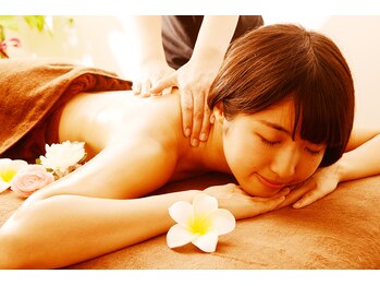 一龍リラクゼーション 新宿東口店の写真/心安らぐ最高級アロマ×熟練手技♪肩凝りもケアして、心からの気持ち良さを。