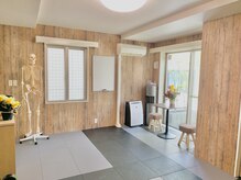 ハンドメイドフィットネス 表参道(Handmade Fitness)の雰囲気（広々としたルーム、個室2室完備！）