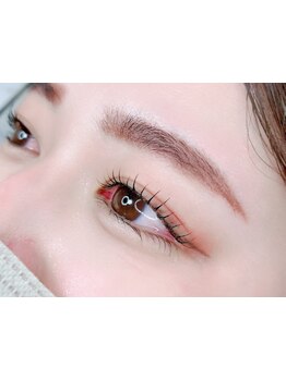 ナチュラル上品な目元にしたい