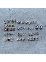 ネイルサロン R/ワンカラー+パーツ２つ