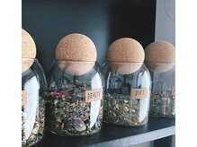 内側から不調改善、悩みに合わせたこだわりハーブをブレンド