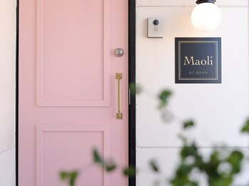 マオリ バイ ブラァー(Maoli by BRAH)/ピンク色のドアが目印です。