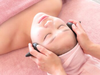 バザルナ(Basaluna)の写真/【寝落ち確実♪】心までほどける極上の癒し。とろける温熱ヘッドスパの心地よさで、深い眠りへと誘います。