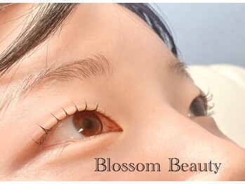 ブロッサムビューティー(Blossom Beauty)/瞼に当たらないまつ毛パーマ♪