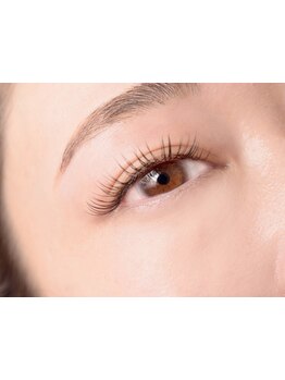 ナチュラル上品な目元にしたい