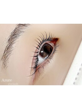 ナチュラル上品な目元にしたい