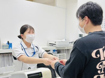 緑地公園鍼灸整骨院/受付風景