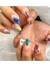 虹色ネイルにアルパカちゃん