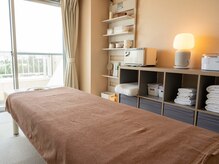 お子様連れもOKです♪冬季は全コースホカホカベッドで施術します