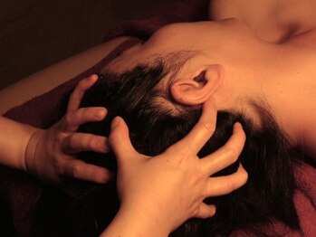 ヒーリングラボ プライベート スパ(Private spa)の写真/ディープな手技で肩こり・頭痛を根本改善！本格ドライヘッドスパで脳内リセット！極上のリラックス体験を◎