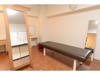 那覇小顔センターの写真/女性整体師による本格施術が人気！体の歪みを整えて不調を改善！お悩みを解消し、理想の身体へ…♪