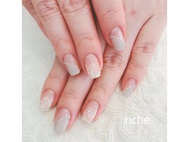 上品レースデザイン