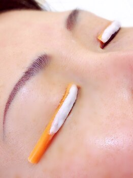 ルーナロッサ(Luna Rossa)/まつ毛パーマ　施術中