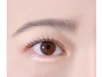 タイト アイラッシュ(tyto eyelash)の写真/自まつ毛への負担を最小限に抑えた施術なので、モチの良さが魅力♪まつ毛のお悩みは是非ご相談ください！