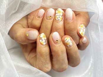 ラーシューシュ(la-chou-chou)/華やかネイルコース　¥7500