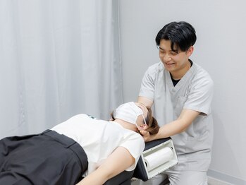 h&h八王子ユーロードの鍼灸整骨院 整体院の写真/【スマホ・PCでの眼精疲労改善】お得なクーポンご用意☆首・頭・顎・目の周囲を緩めて目がクリアに!
