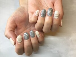 フラッシュ＆アクセサリーネイル