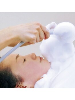 イニジアエリート 池袋店(inizia elite)の写真/【毛穴汚れをごっそり洗浄★オゾン泡洗顔】ざらつき/ごわつきを改善し透明感のある毛穴レスな美肌に![池袋]