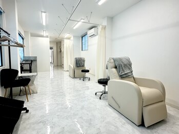 ミリ(Miri)の写真/茨木市でゆったりスペースでプライベート重視◎広々空間で理想の眉毛に導きます!,