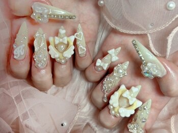 ベリッシモォセンスアーレ/黄色担当ネイル