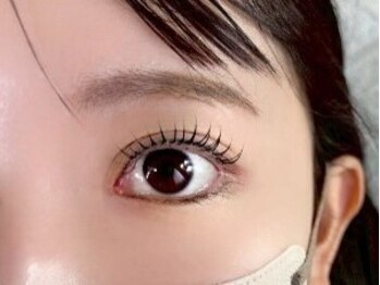ケイトステージラッシュ 香椎店の写真/SNSで話題のまつ毛パーマ《パリジェンヌラッシュ》で上向きまつ毛をキープ♪多種多様のデザインにも対応◎