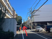 アイスパ 代官山(i-SPA)/住宅街を道なりに進む