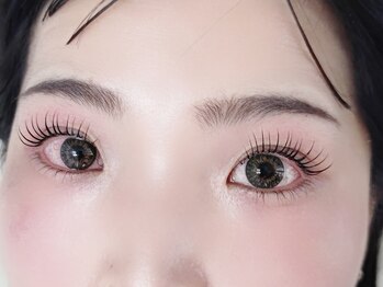 ネイルアンドアイラッシュ スリール(Sourire)/まつ毛パーマ/美眉【施術35分】