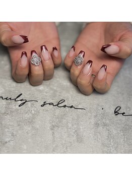 変形フレンチネイル