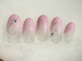 ピンクグラデーションネイル