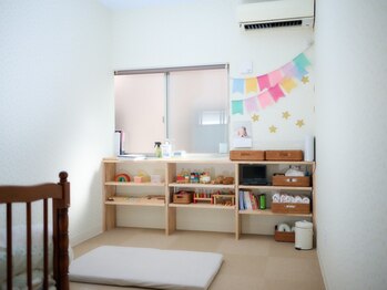 ハグママ(Hugmama)の写真/【個室のキッズスペースあり】お子様の安心安全に配慮した空間◎気兼ねなく施術が受けられます♪