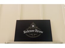 リリースブロウ(Release Brow)/車の駐車場には←が目印です
