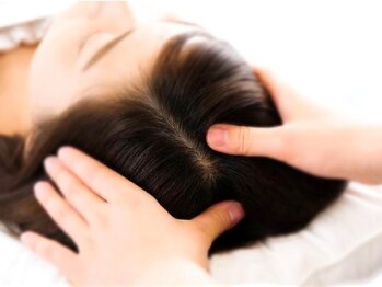 リフレクソロジー リリー(RiLy)の写真/なんだか疲れが抜けない・寒くて首肩が辛い。そんな時はヘッドスパがおすすめ!深いリラックスへ導きます♪