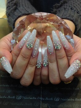 エスフィーネイルサロン ブリーユ(Esfy nailsalon Brille)/キラキラホワイトスカルプ