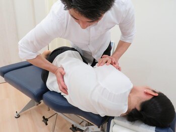 まつむらカイロプラクティック 新宿の写真/【専門資格保持の実力】根本から痛み・歪みを改善するなら<カイロプラクティック60分¥6100～>再発防止にも!