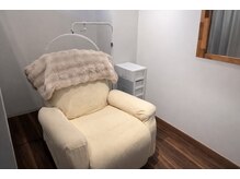 リシェリアイラッシュ(Richer)の雰囲気(半個室で周囲が気にならなくゆったりとお過ごしいただけます。 )