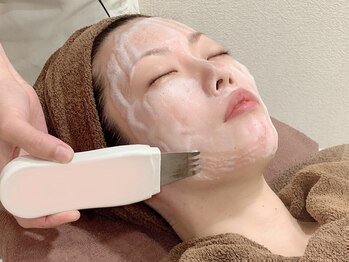 ビューティーアイカム ビューティー愛花夢の写真/《憧れのツルスベお肌にはアクティブソニック★》古い角質や毛穴の汚れも除去して艶めくお肌をGET♪