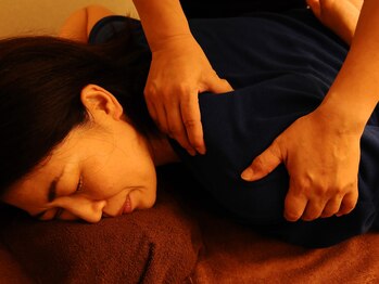 リフレスペース/肩甲骨周りをほぐします