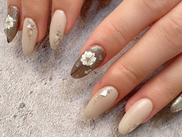 Nail Salon Rocher【ネイルサロン ロシェ】