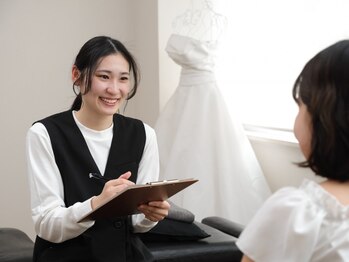 ボディキュア ブライダル美容整体 大阪梅田の写真/【ドレス姿を綺麗に魅せたいプレ花嫁さん必見★】猫背や巻き肩でドレスが映えない‥そんなお悩み徹底改善♪