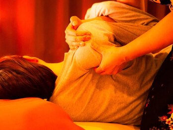 タイ古式ボディケアChai 小倉店 【3月中旬 NEW OPEN(予定)】 の写真/慢性的な肩首のつらさにオススメ!肩甲骨付近から頭まで、ツボを刺激ししっかりとほぐします♪